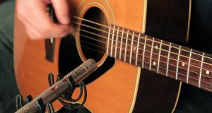 ۱۰ تکنیک میکروفون‌گذاری برای گیتار آکوستیک